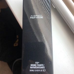 BRAND NEW UNOPENED MAC PREP & PRIME FIX+